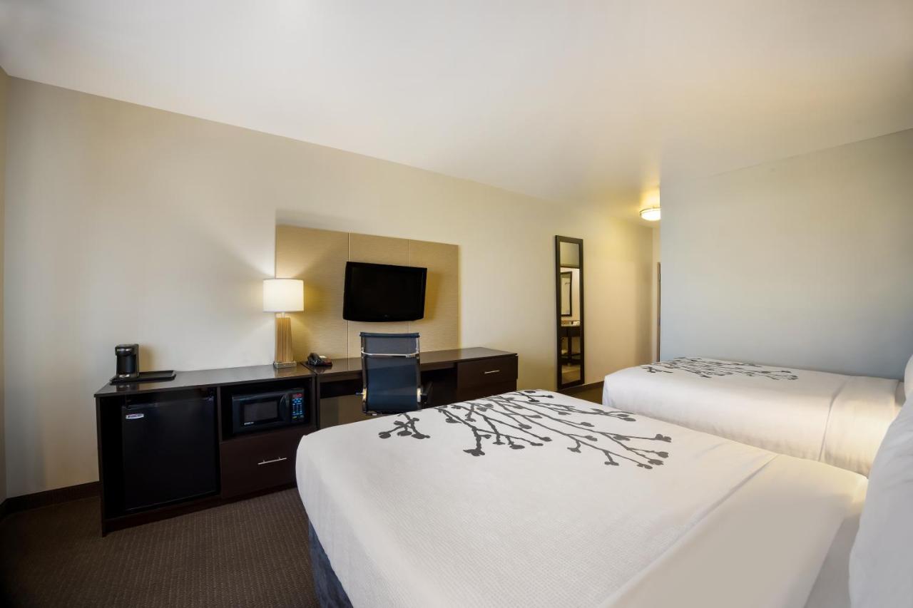Sleep Inn & Suites Colby Ngoại thất bức ảnh