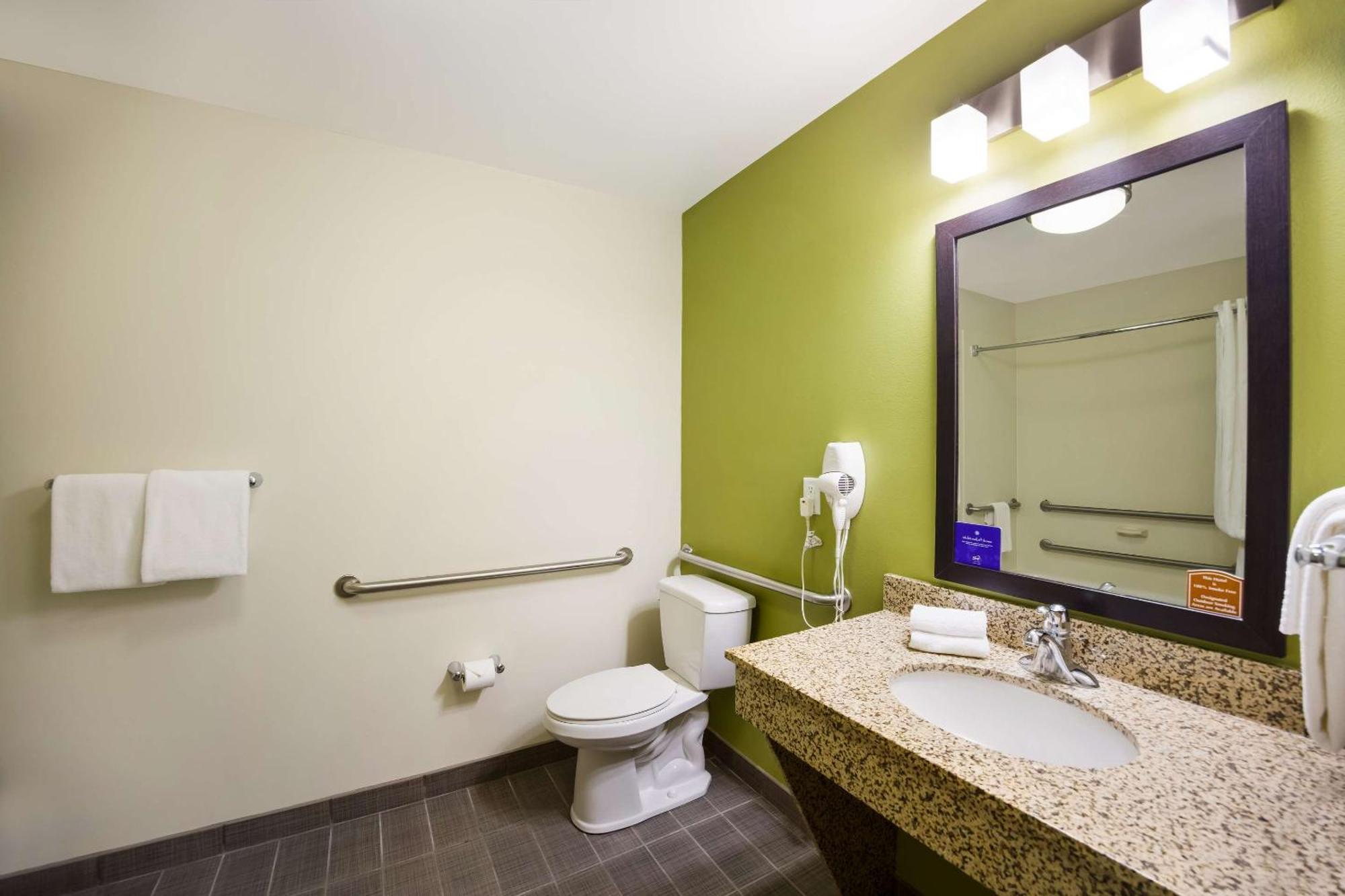 Sleep Inn & Suites Colby Ngoại thất bức ảnh