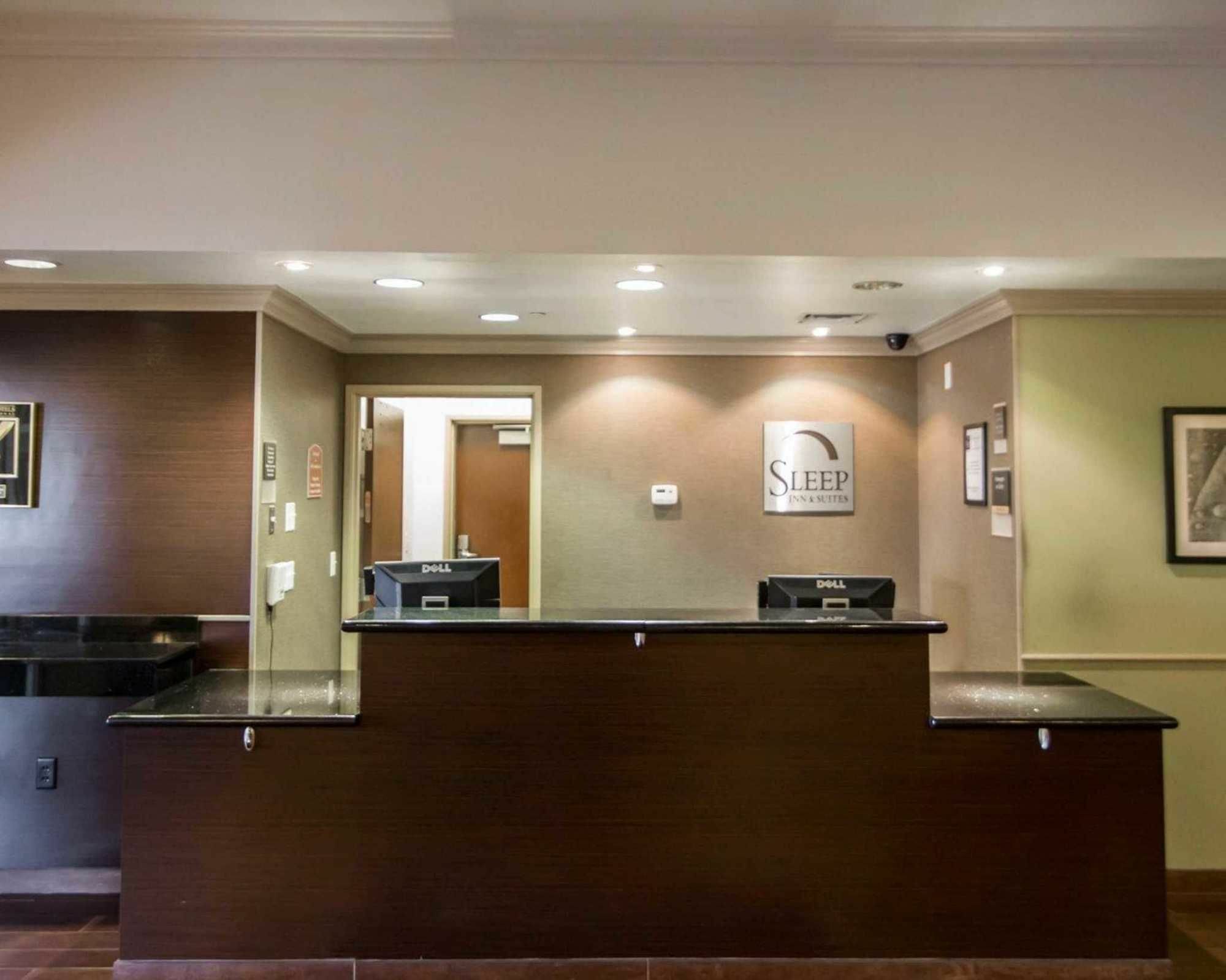 Sleep Inn & Suites Colby Ngoại thất bức ảnh